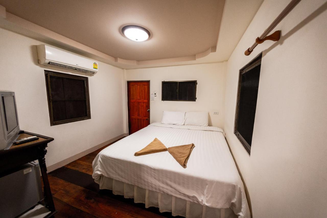 Ruan Kanchanok Pakchong Exterior photo