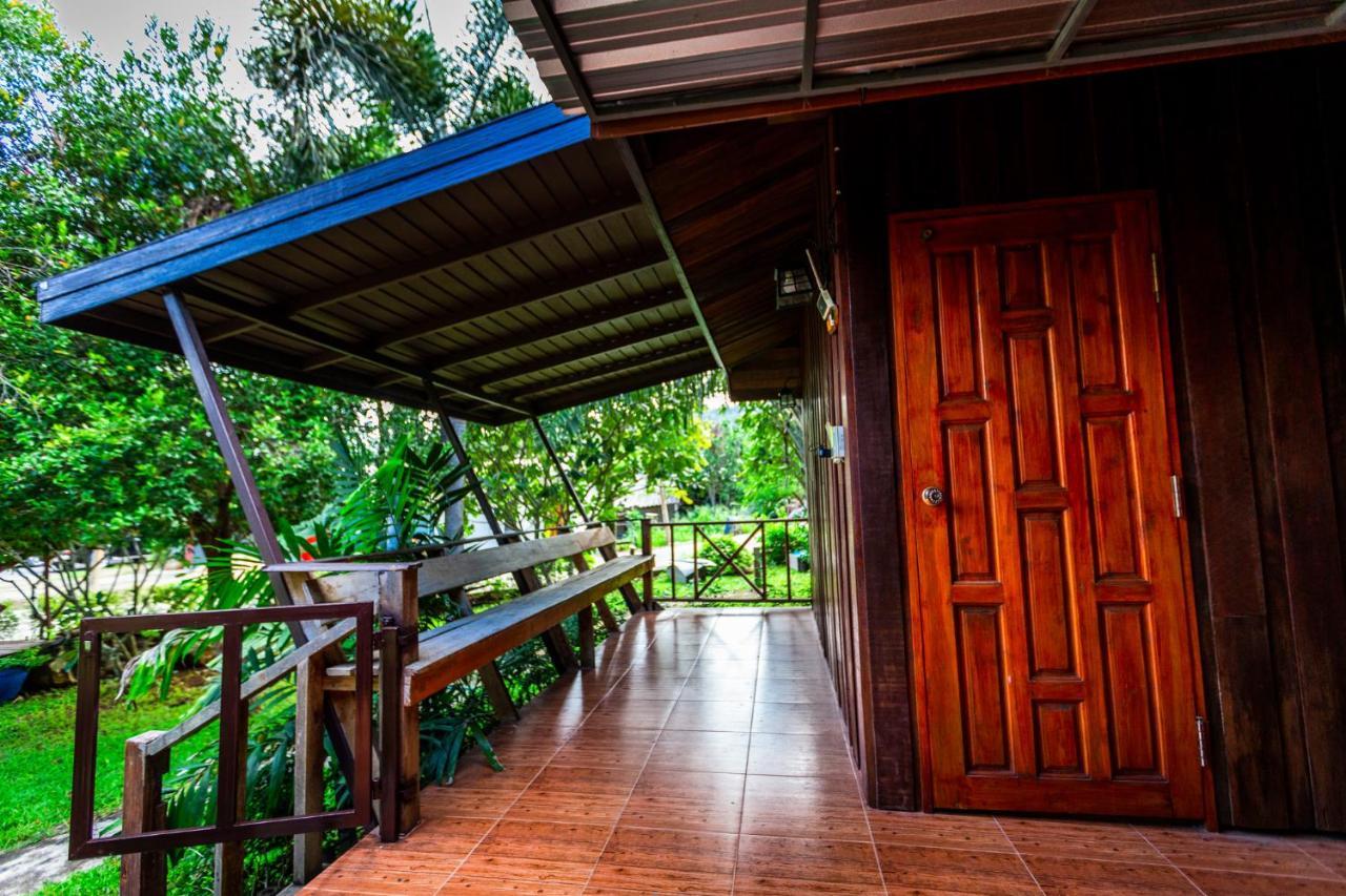 Ruan Kanchanok Pakchong Exterior photo