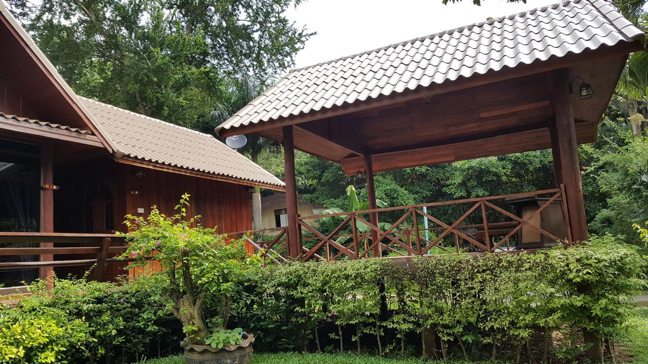 Ruan Kanchanok Pakchong Exterior photo